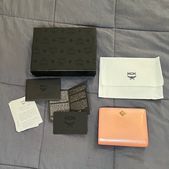 *FLASH SALE* MCM pink wallet - Picture 2 of 11
